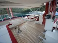 Yacht untuk dijual