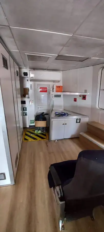 Kapal kru untuk dijual