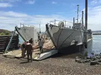 Kapal pendarat, tank untuk dijual