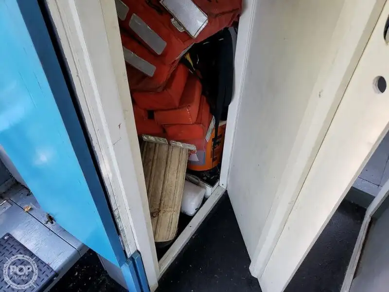 Kapal feri untuk dijual