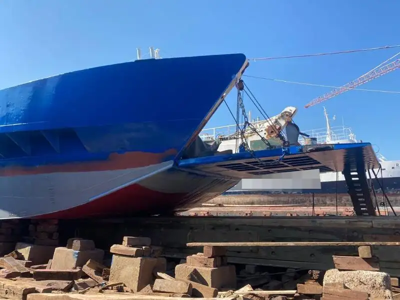 Kapal feri untuk dijual