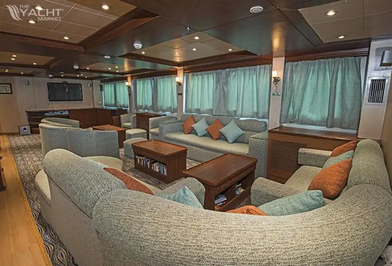 Kapal pesiar untuk dijual