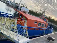 Kapal kru untuk dijual