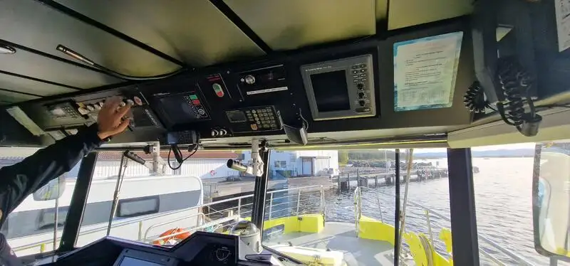 Kapal penyelamat untuk dijual