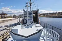Kapal patroli untuk dijual