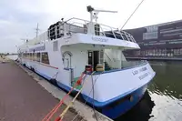 Kapal penumpang dijual