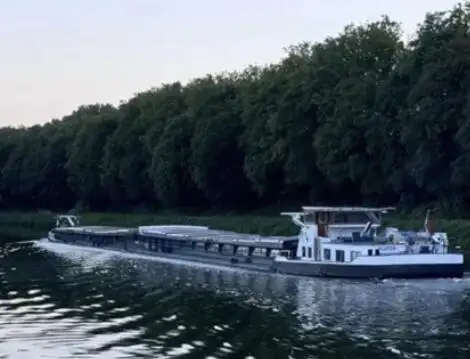 Kapal pengangkut barang curah untuk dijual