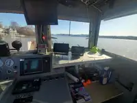 Kapal pendarat, tank untuk dijual
