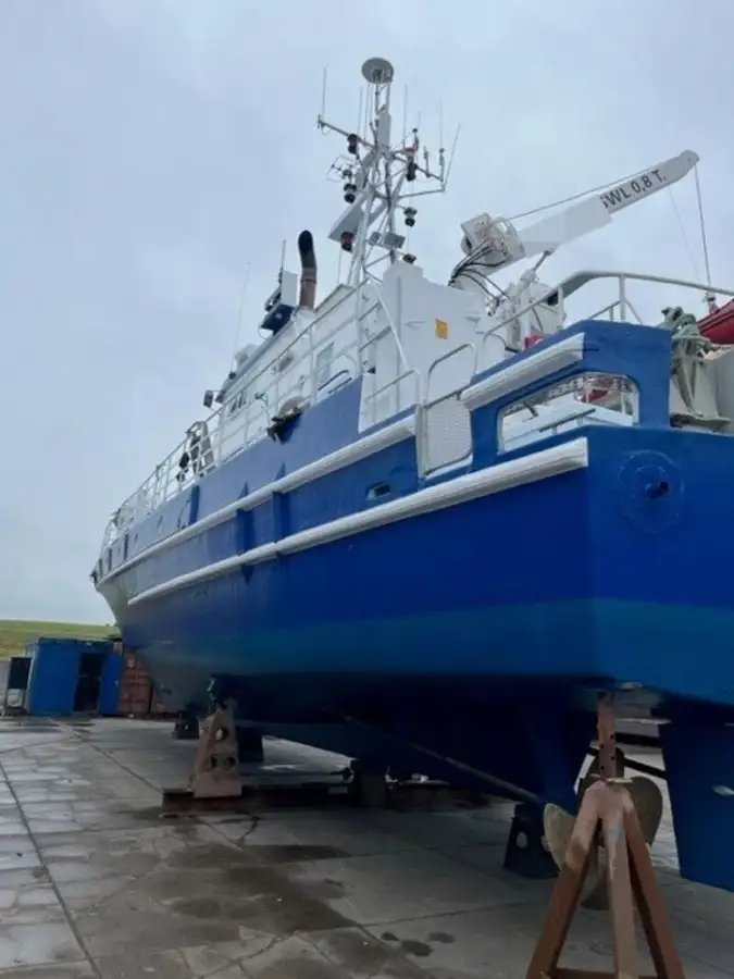 Kapal patroli untuk dijual