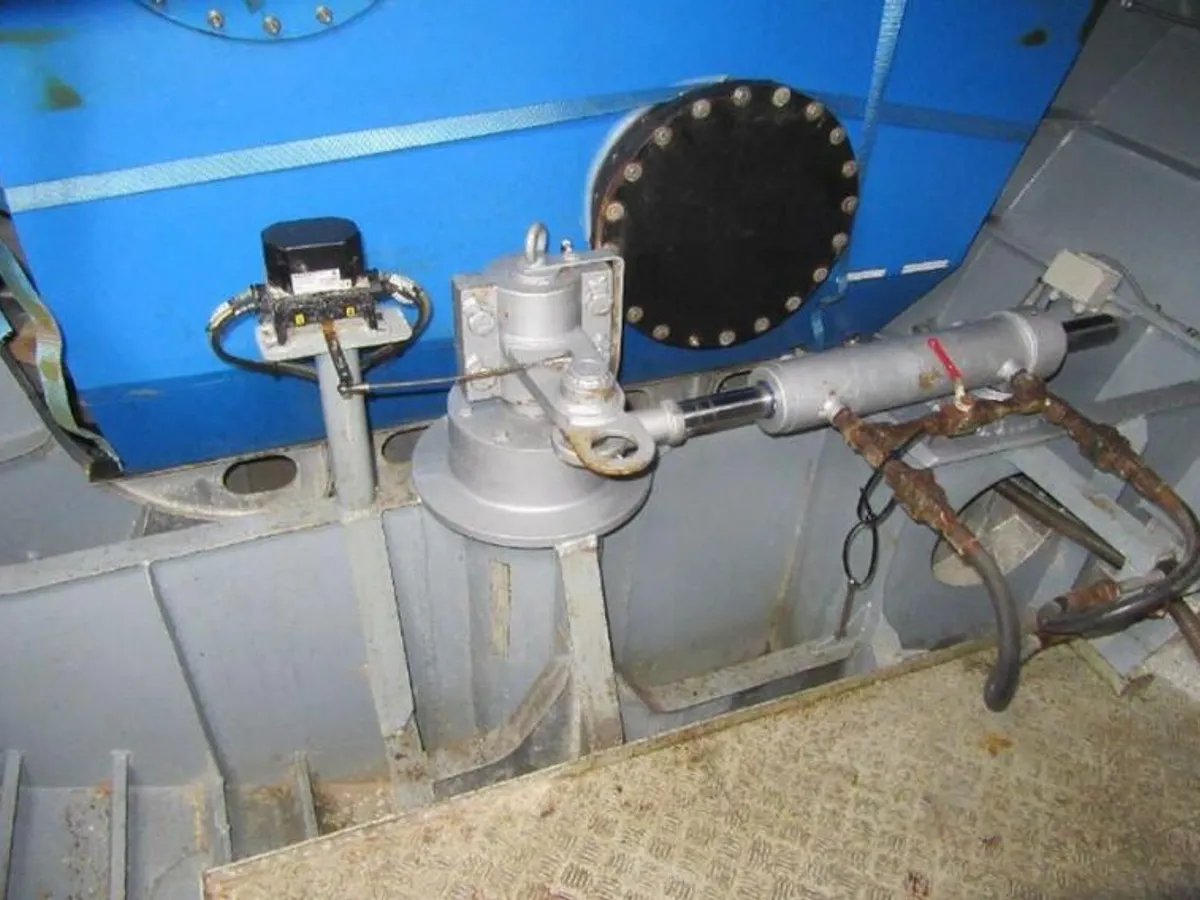 Kapal kru untuk dijual