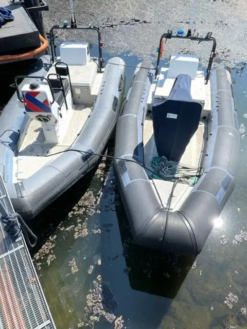 Perahu karet kaku untuk dijual