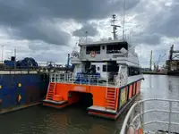 Kapal kontainer untuk dijual