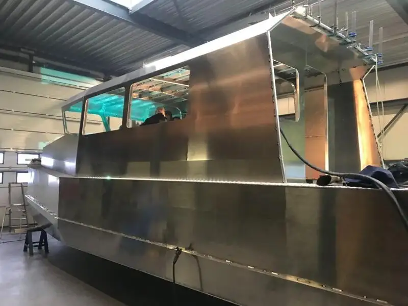 Kapal penyelamat untuk dijual