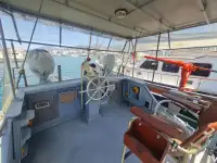 Kapal pemadam kebakaran untuk dijual