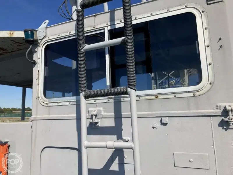 Kapal pendarat, tank untuk dijual
