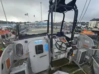 Sekoci penyelamat untuk dijual