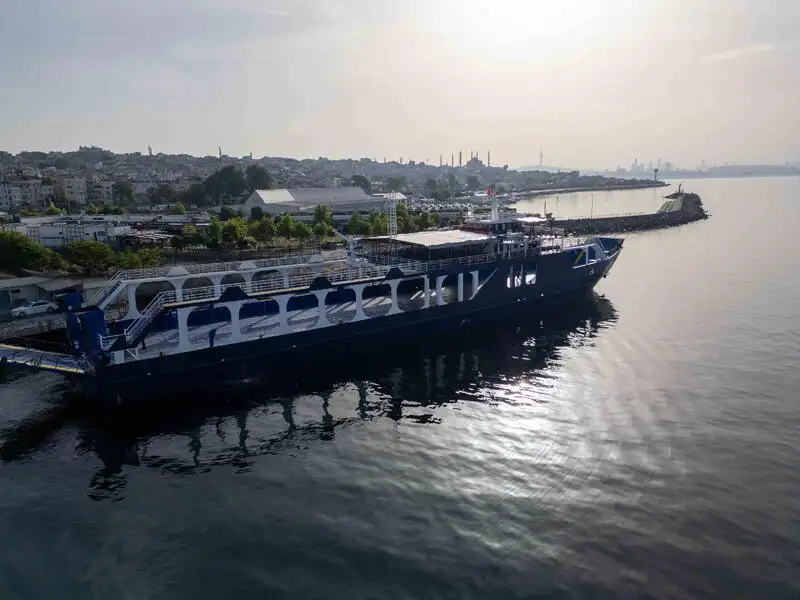 Kapal feri untuk dijual