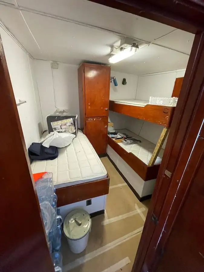 Kapal kontainer untuk dijual