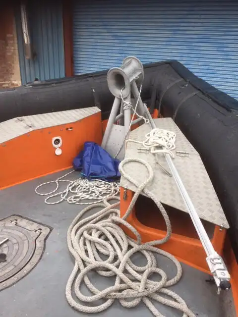 Kapal kru untuk dijual