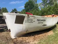 Sekoci penyelamat untuk dijual