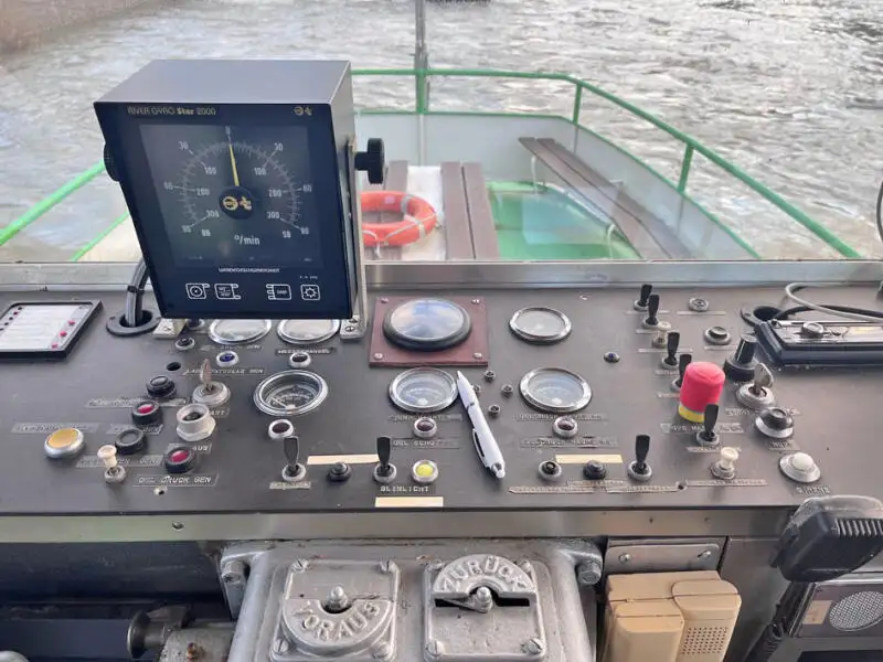 Kapal pesiar untuk dijual