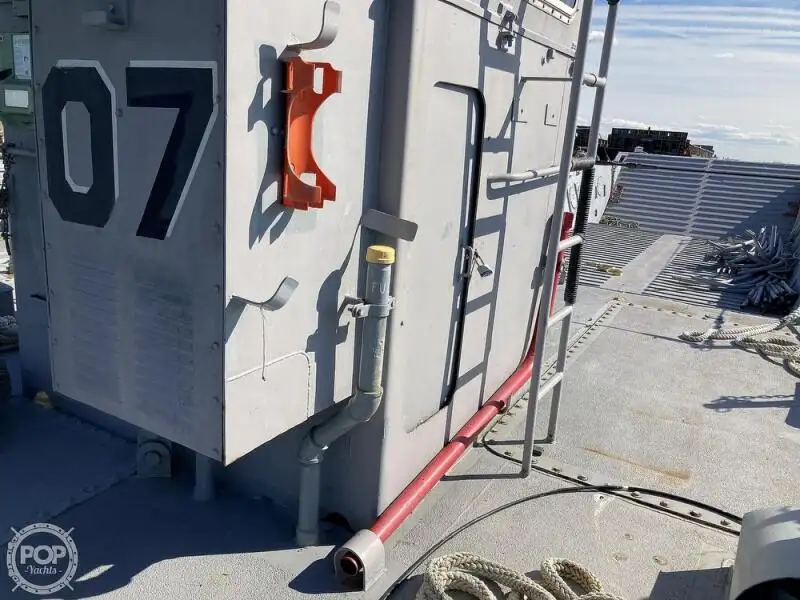 Kapal pendarat, tank untuk dijual
