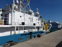 Kapal penelitian untuk dijual
