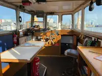 Kapal penarik dijual