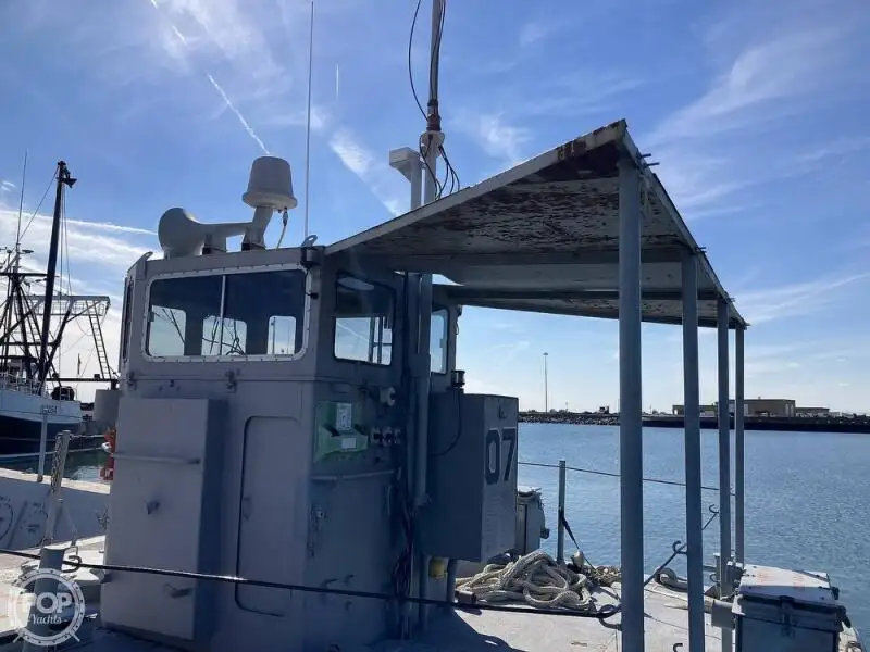 Kapal pendarat, tank untuk dijual