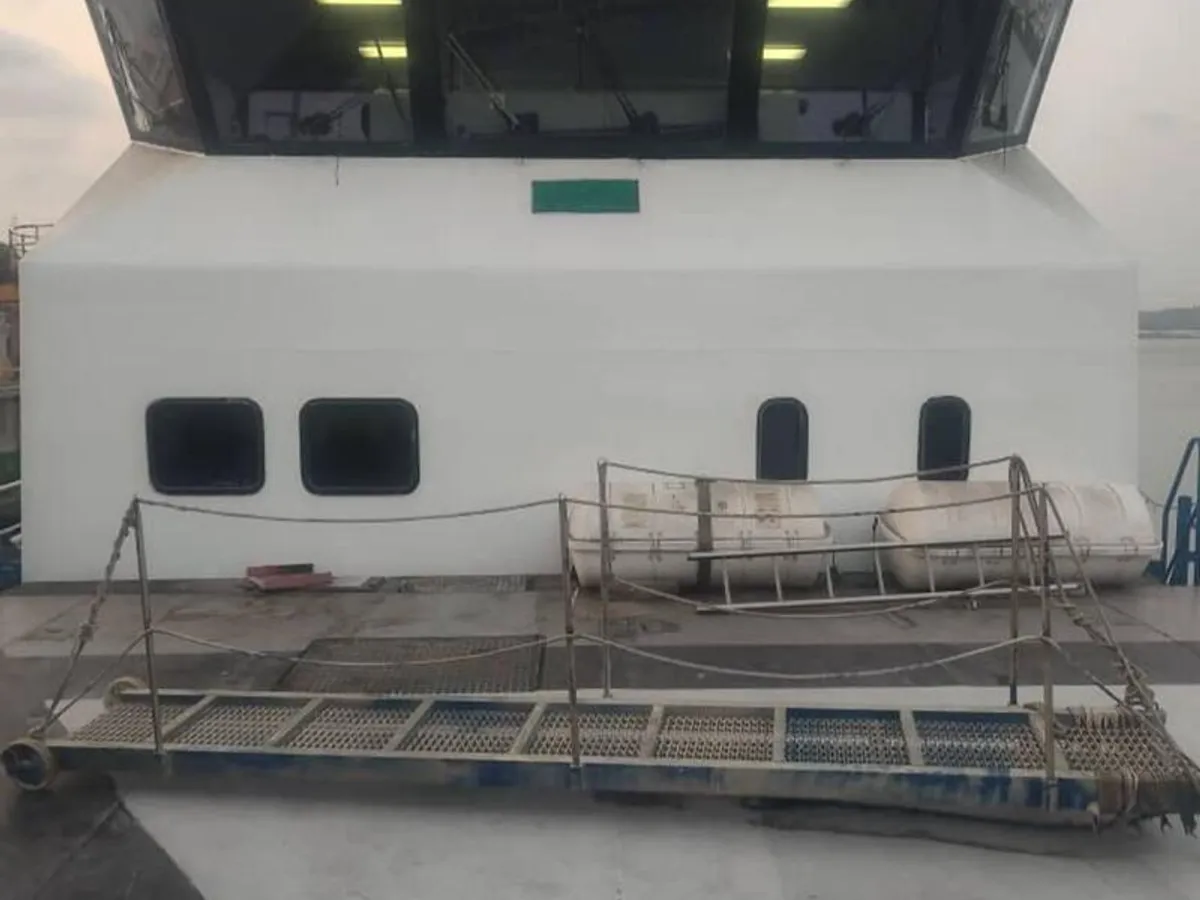 Kapal kru untuk dijual
