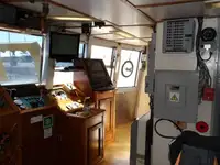 Kapal penelitian untuk dijual