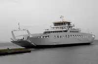 Kapal feri dijual