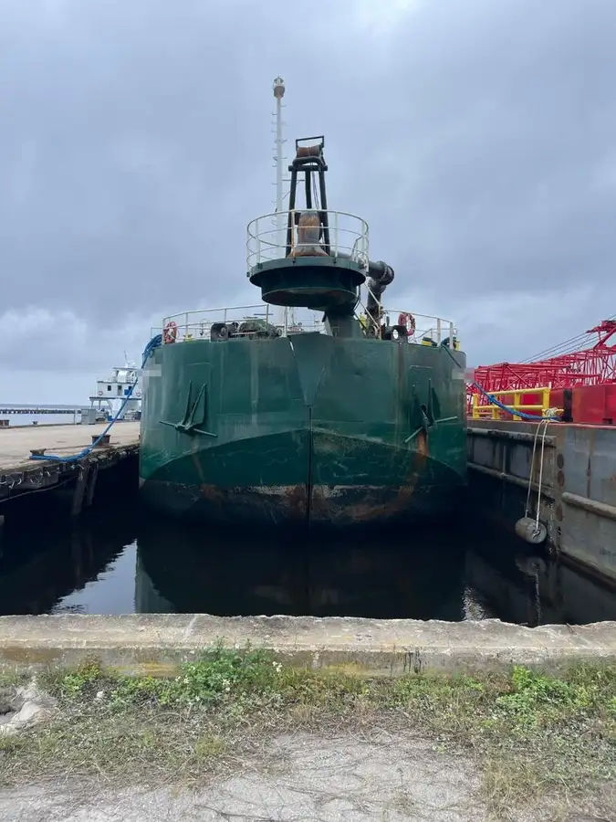 Kapal keruk untuk dijual