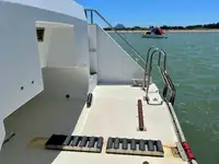 Kapal pesiar untuk dijual