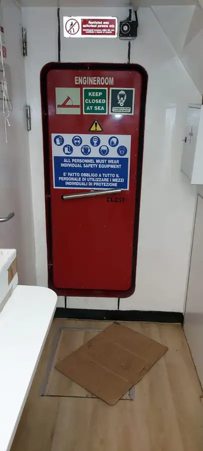 Kapal kru untuk dijual