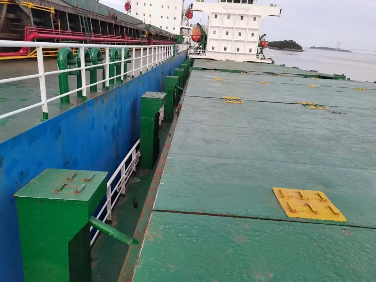 Kapal kontainer untuk dijual