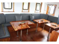 Yacht untuk dijual