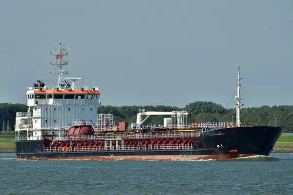 Oil/Chemical tanker for sale