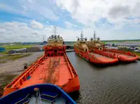 Kapal penarik dijual