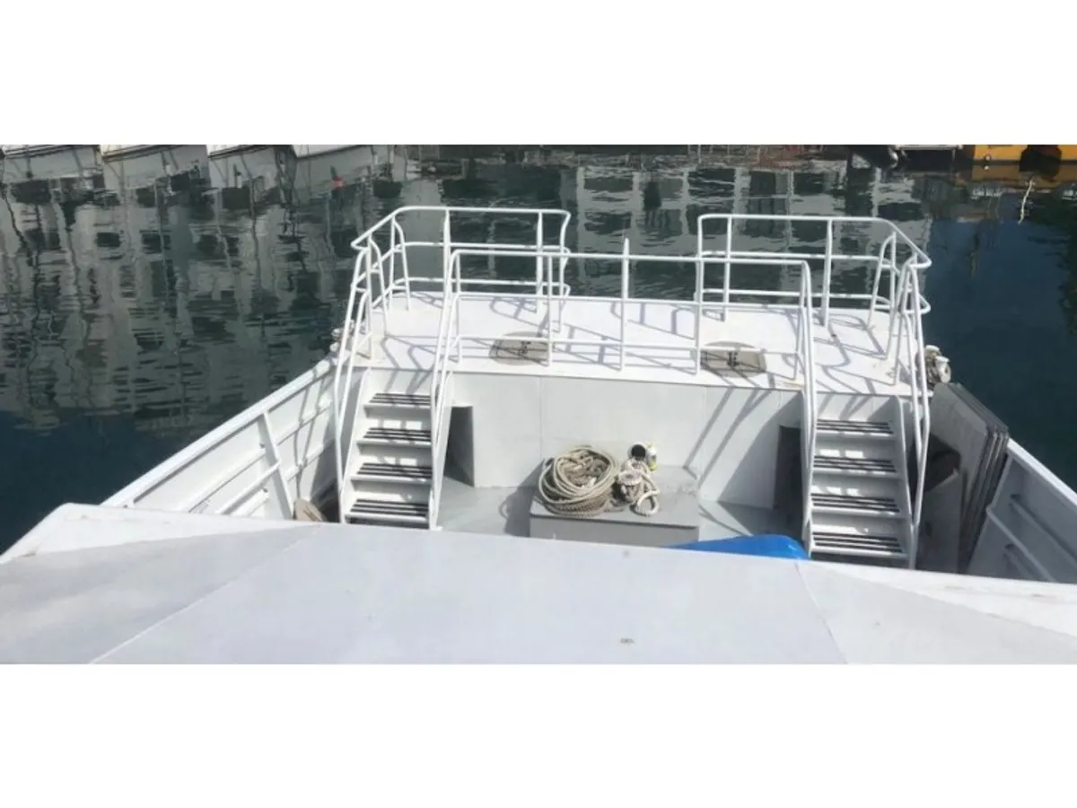 Kapal kru untuk dijual