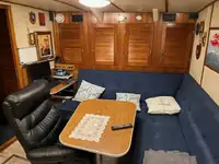 Kapal patroli untuk dijual