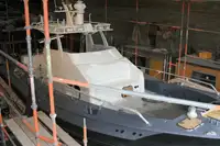 Kapal patroli untuk dijual