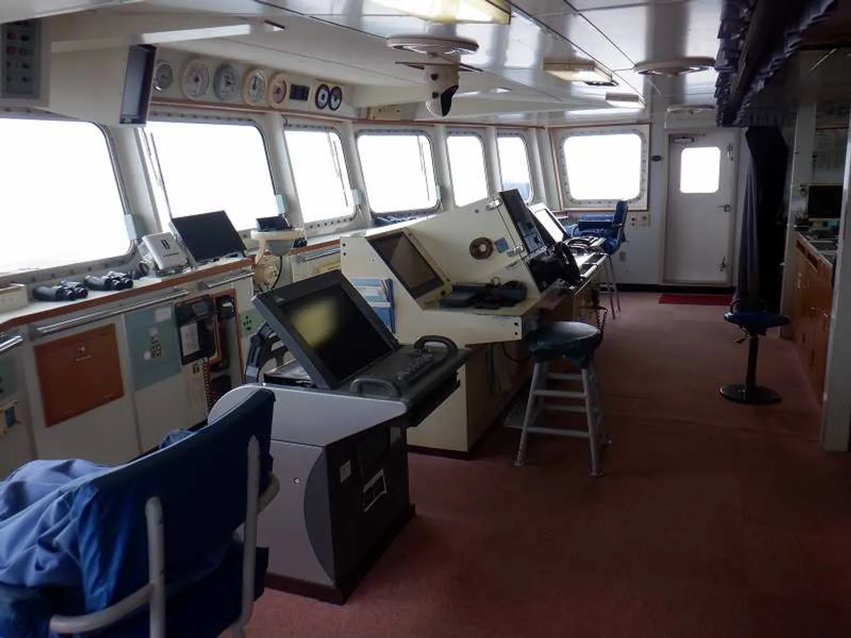 Kapal penelitian untuk dijual