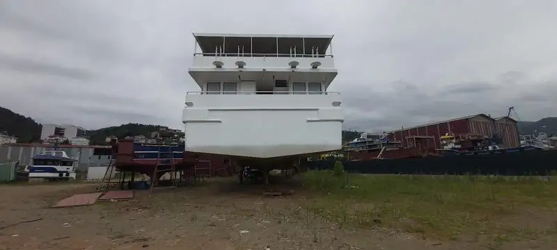 Kapal pesiar untuk dijual