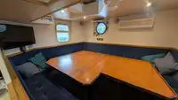 Kapal survei untuk dijual