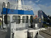 Kapal pengangkut ikan hidup untuk dijual