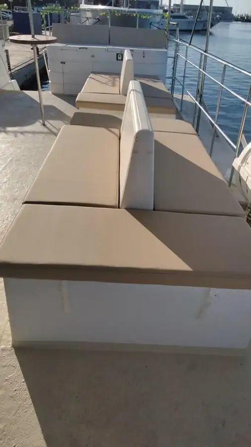 Kapal pesiar untuk dijual