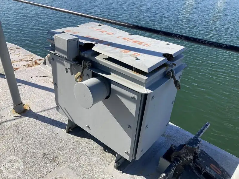 Kapal pendarat, tank untuk dijual