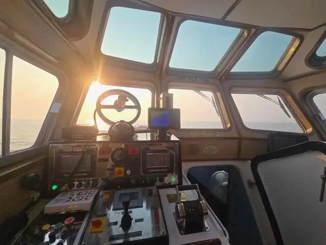 Kapal patroli untuk dijual