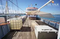 Kapal penelitian untuk dijual